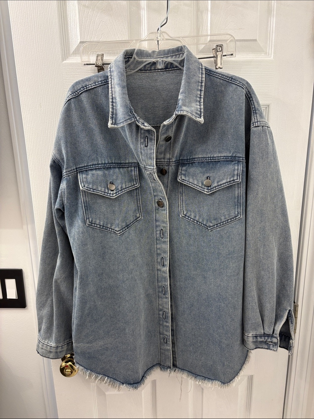 Women’s oversized denim jacket. Size L